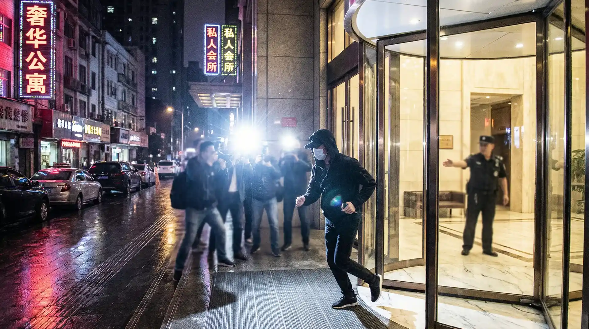 黑料社官网-深网资讯|暗网独家爆料|黑料社平台 - 明星被记者围堵闪光灯下
